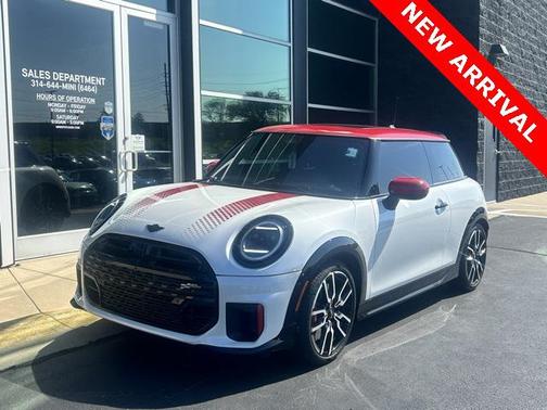 2025 MINI Hardtop Iconic