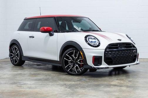 2025 MINI Hardtop Iconic
