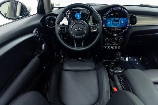 2024 MINI Hardtop Signature