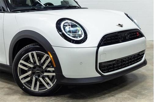 2025 MINI Hardtop Signature Plus