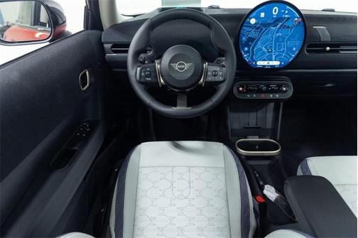 2025 MINI Hardtop Signature Plus
