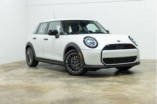 2025 MINI Hardtop Signature Plus