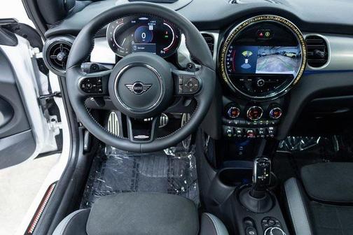 2024 MINI Hardtop Iconic