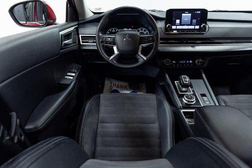 2023 Mitsubishi Outlander SE Special Edition