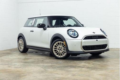 2025 MINI Hardtop Iconic