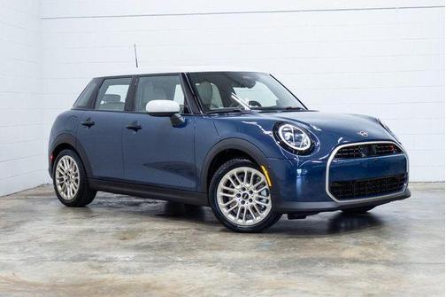 2026 MINI Hardtop Iconic