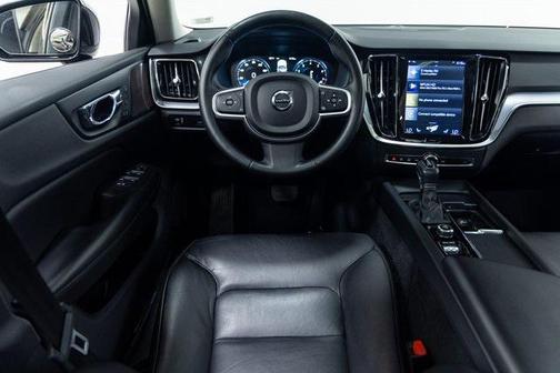2019 Volvo S60 T6 Momentum