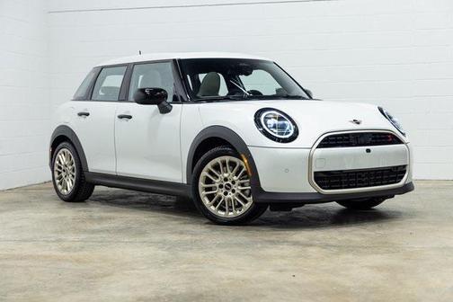 2025 MINI Hardtop Iconic