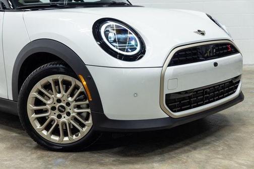 2025 MINI Hardtop Iconic