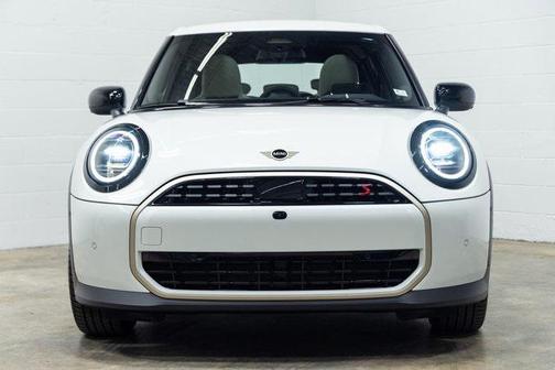 2025 MINI Hardtop Iconic