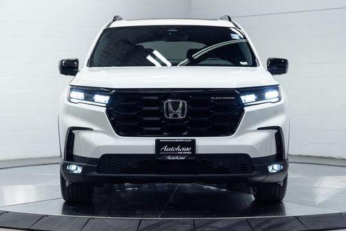 Platinum White Pearl 2025 Honda Pilot Black Edition