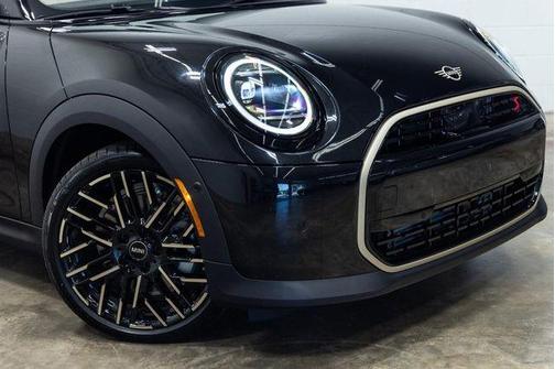 Midnight Black II Metallic 2025 MINI Convertible Signature Plus