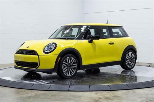 2026 MINI Hardtop Signature Plus
