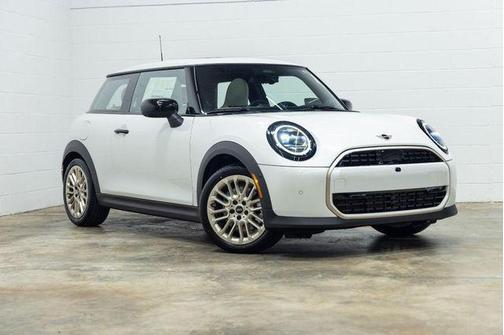 2025 MINI Hardtop Iconic