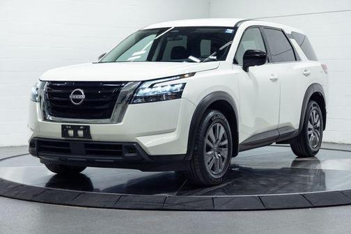 Glacier White 2024 Nissan Pathfinder S