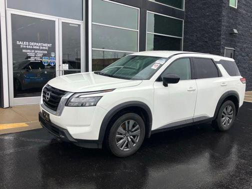 2024 Nissan Pathfinder S