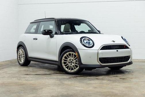 2025 MINI Hardtop Iconic
