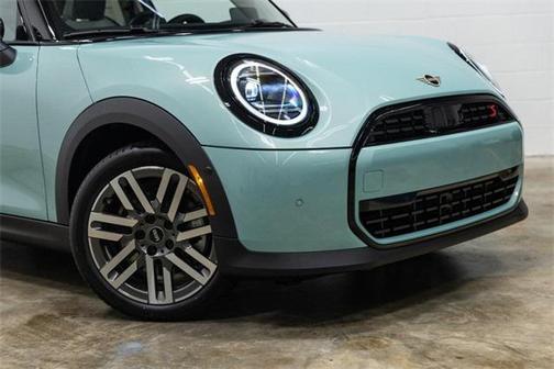 2025 MINI Hardtop Signature Plus