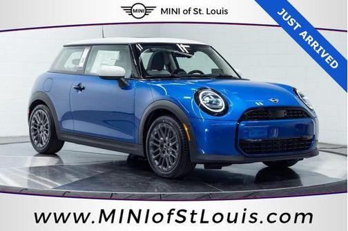 Icy Sunshine Blue Metallic 2026 MINI Hardtop Signature Plus