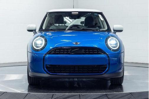 Icy Sunshine Blue Metallic 2026 MINI Hardtop Signature Plus