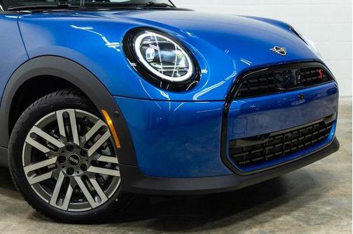 2025 MINI Hardtop Iconic