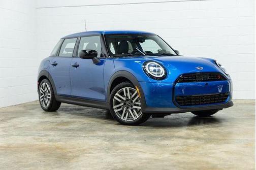 2025 MINI Hardtop Iconic