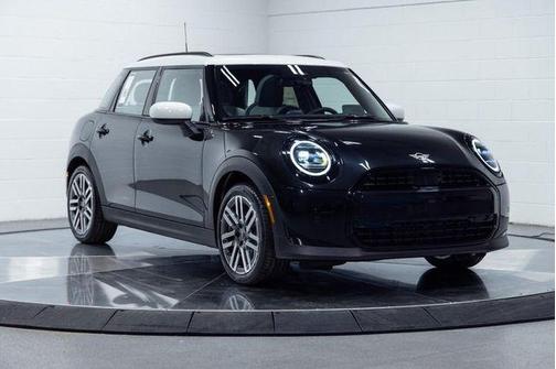 Midnight Black II Metallic 2026 MINI Hardtop Signature Plus