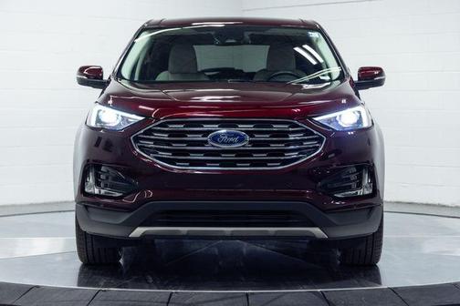 Burgundy Velvet Metallic Tinted Clearcoat 2024 Ford Edge Titanium