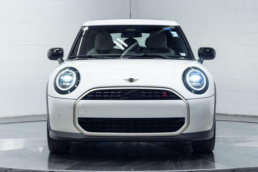 Nanuq White Metallic 2025 MINI Hardtop Signature Plus