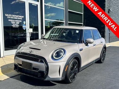 2024 MINI Hardtop Signature