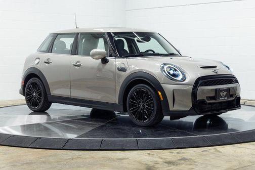 2024 MINI Hardtop Signature
