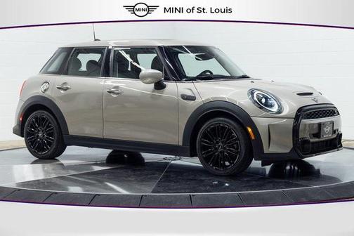 2024 MINI Hardtop Signature