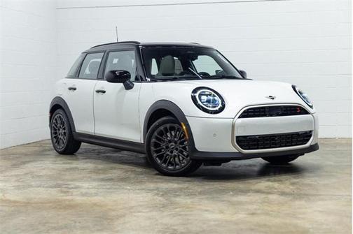 2025 MINI Hardtop Signature Plus