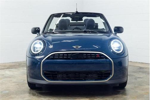 2025 MINI Convertible Signature Plus