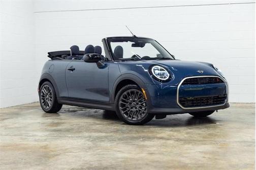 2025 MINI Convertible Signature Plus