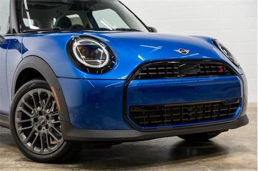 2025 MINI Hardtop Signature Plus
