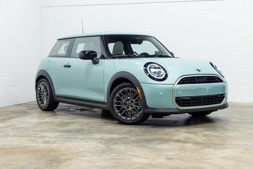2025 MINI Hardtop Signature Plus