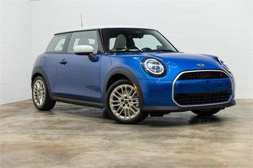 2025 MINI Hardtop Iconic