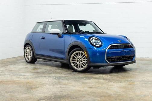 2025 MINI Hardtop Iconic