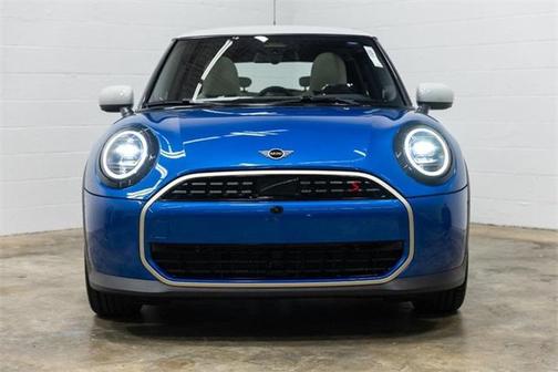 2025 MINI Hardtop Iconic