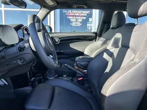 2024 MINI Hardtop Signature