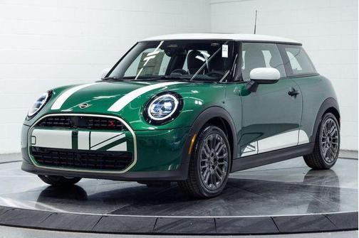 British Racing Green IV Metallic 2026 MINI Hardtop Iconic
