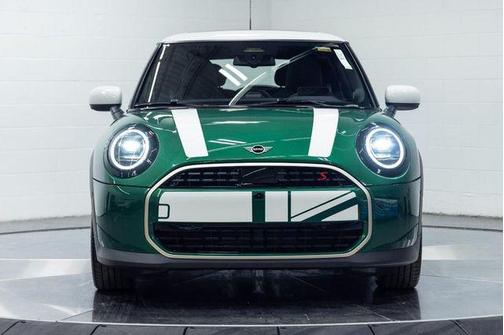 British Racing Green IV Metallic 2026 MINI Hardtop Iconic
