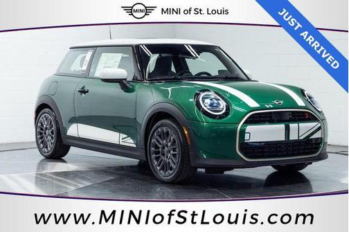 British Racing Green IV Metallic 2026 MINI Hardtop Iconic