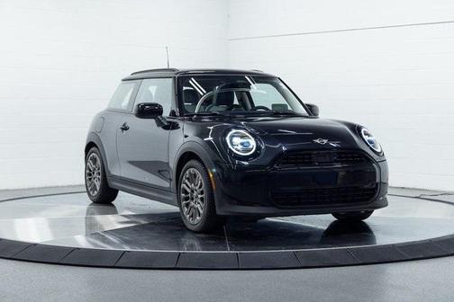 2025 MINI Hardtop Signature Plus
