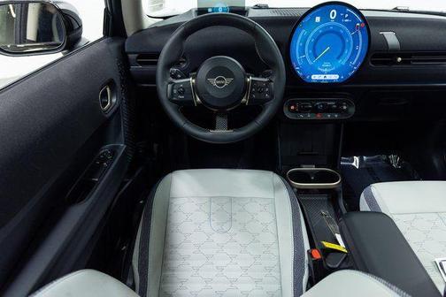 2025 MINI Hardtop Signature Plus