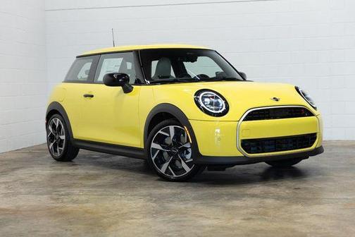 2025 MINI Hardtop Signature Plus