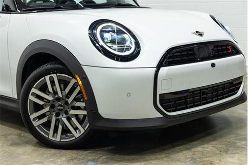 2025 MINI Hardtop Iconic