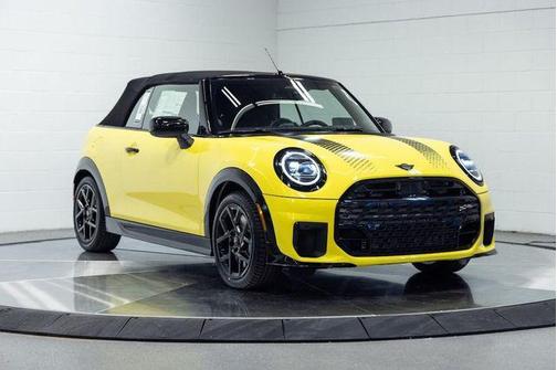 Sunny Side Yellow 2026 MINI Convertible Iconic