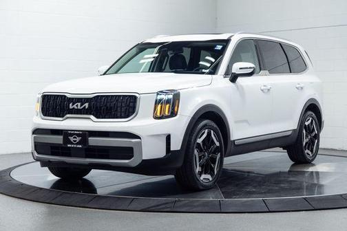 Glacial White Pearl 2024 Kia Telluride EX